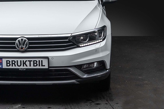 Volkswagen Passat Alltrack 4 of 26