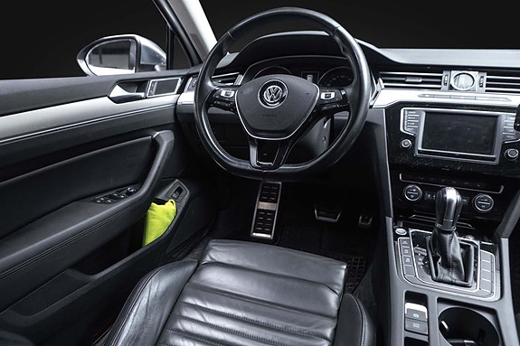Volkswagen Passat Alltrack 22 of 26