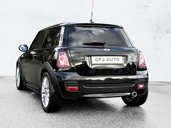 MINI One 8 of 30