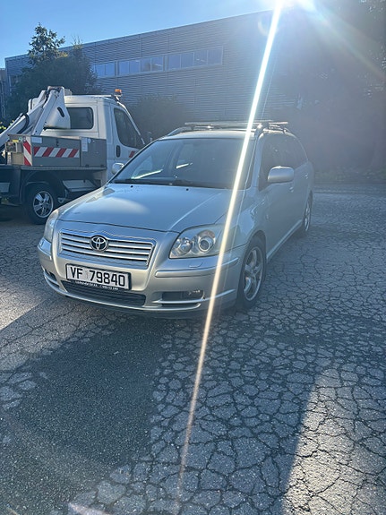 Toyota Avensis 2 of 10