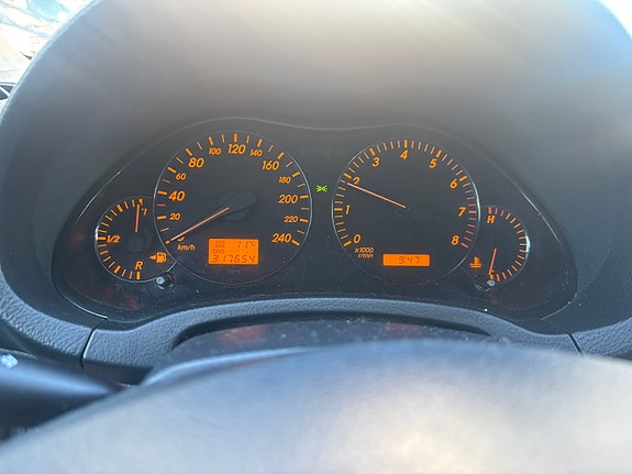 Toyota Avensis 9 of 10