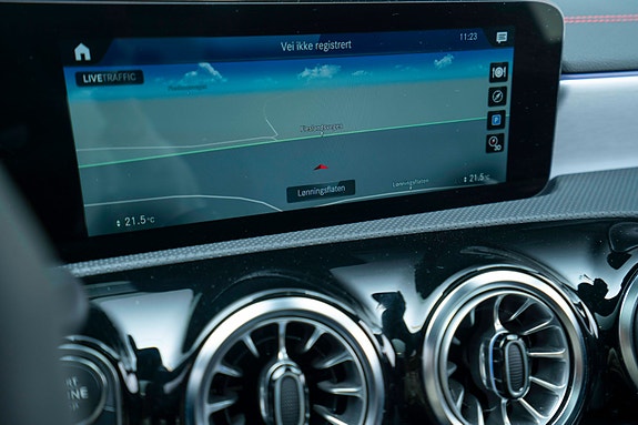 Mercedes-Benz CLA35 19 of 27