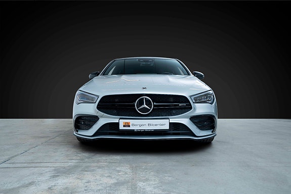 Mercedes-Benz CLA35 2 of 27