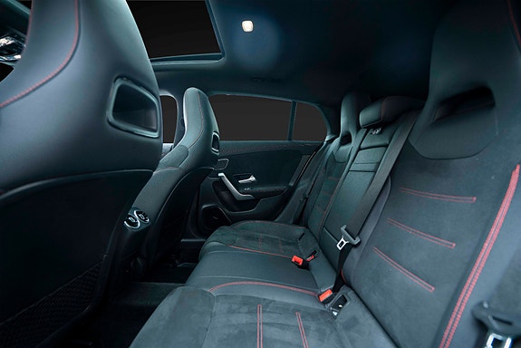 Mercedes-Benz CLA35 15 of 27