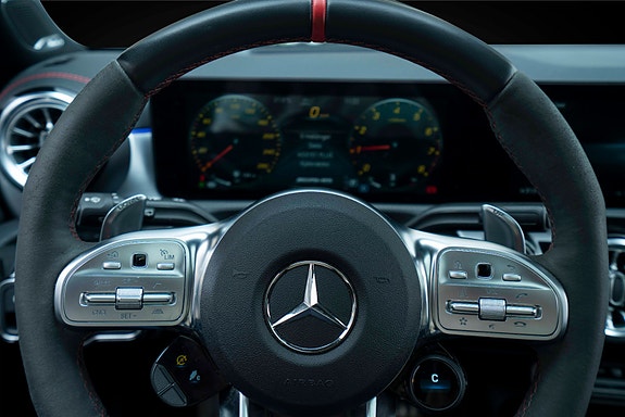 Mercedes-Benz CLA35 13 of 27