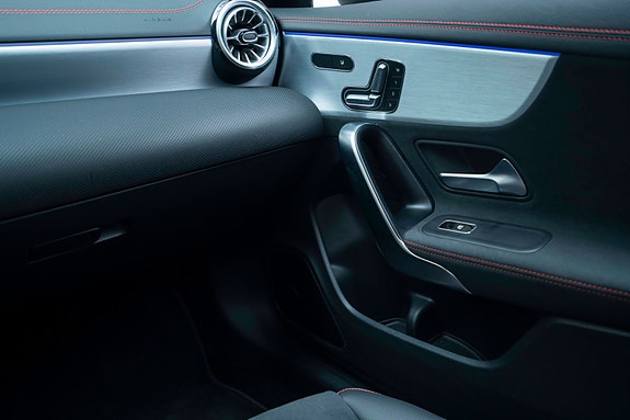 Mercedes-Benz CLA35 24 of 27