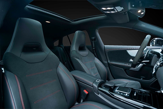 Mercedes-Benz CLA35 26 of 27
