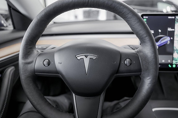 Tesla Model 3 16 of 30
