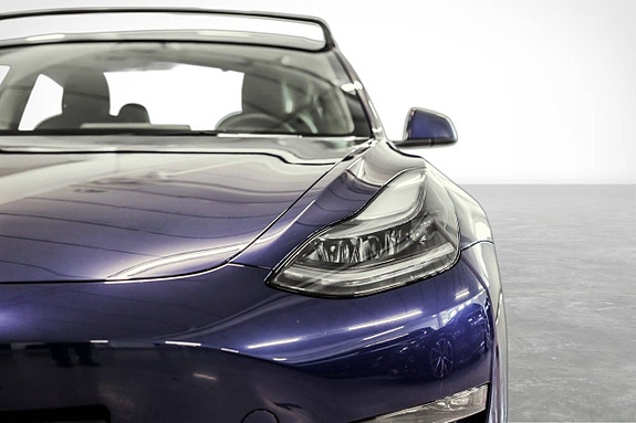 Tesla Model 3 2 of 30