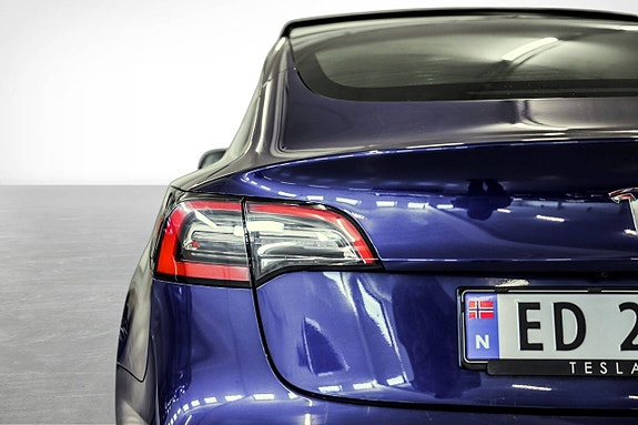 Tesla Model 3 9 of 30