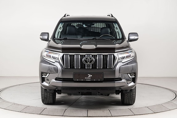 Toyota Land Cruiser 4 of 30