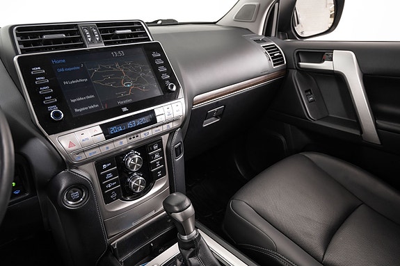 Toyota Land Cruiser 13 of 30