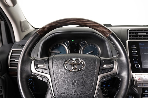 Toyota Land Cruiser 8 of 30