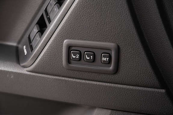 Toyota Land Cruiser 19 of 30