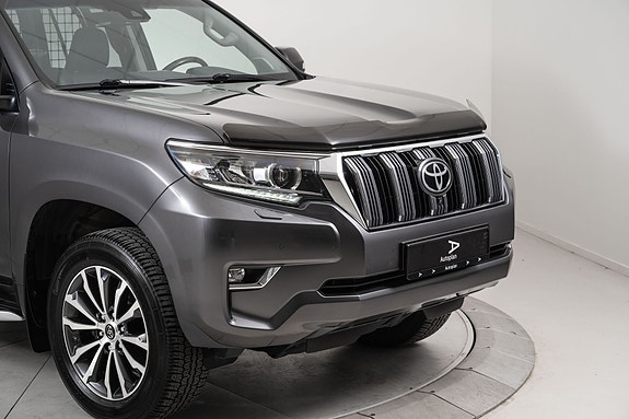 Toyota Land Cruiser 3 of 30