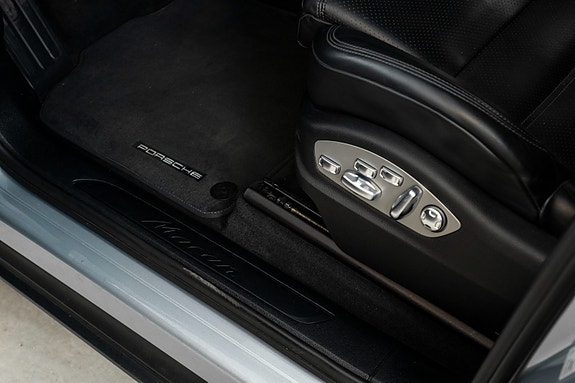 Porsche Macan 10 of 28