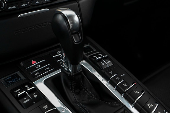 Porsche Macan 18 of 28