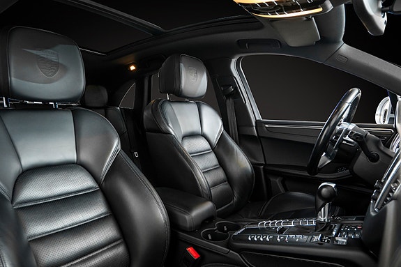 Porsche Macan 27 of 28