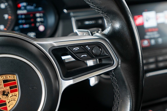 Porsche Macan 15 of 28