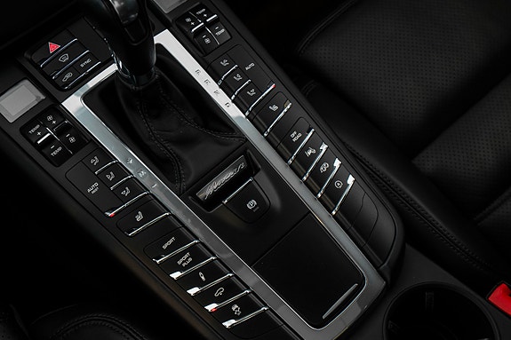 Porsche Macan 17 of 28