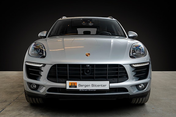Porsche Macan 2 of 28