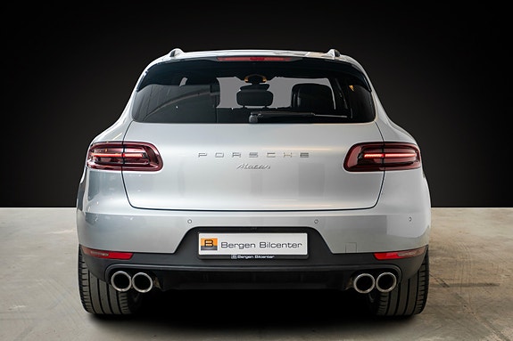 Porsche Macan 8 of 28