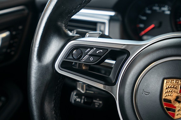 Porsche Macan 14 of 28