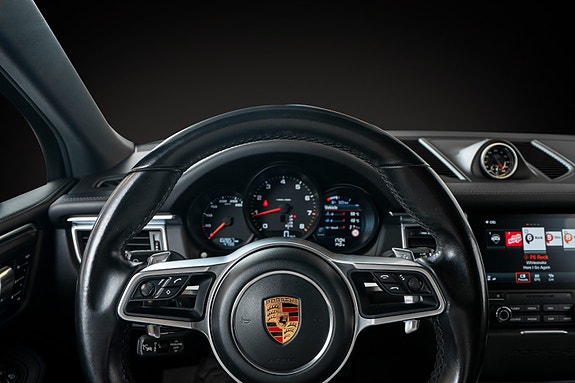 Porsche Macan 12 of 28