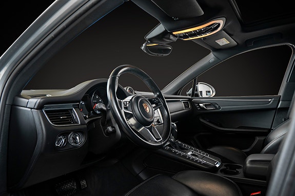 Porsche Macan 9 of 28