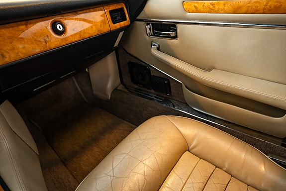 Jaguar XJS 16 of 18