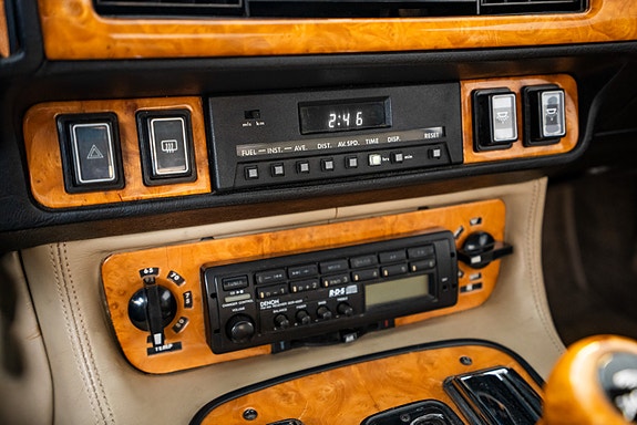 Jaguar XJS 15 of 18