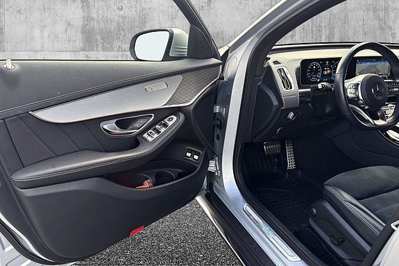 Mercedes-Benz EQC400 15 of 19