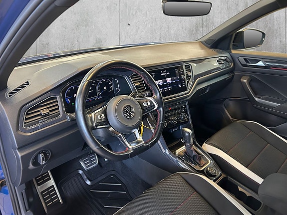 Volkswagen T-Roc 12 of 30