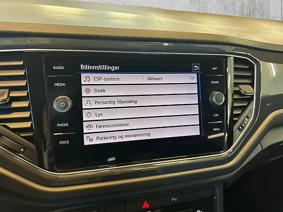 Volkswagen T-Roc 25 of 30