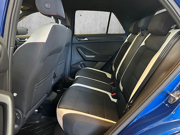 Volkswagen T-Roc 13 of 30