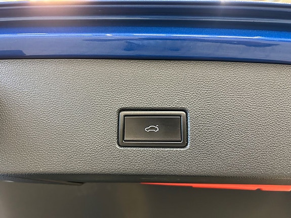 Volkswagen T-Roc 15 of 30