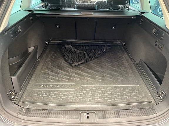 Volkswagen Passat 10 of 18