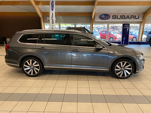 Volkswagen Passat 4 of 18