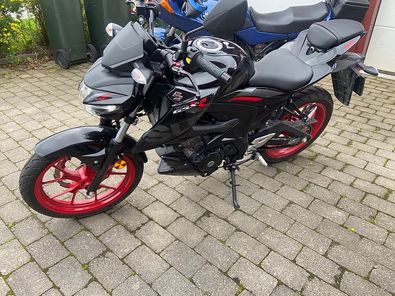 Suzuki GSX-S 125 2 of 3