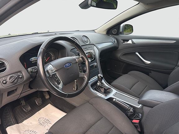 Ford Mondeo 16 of 20