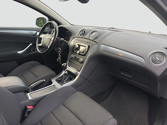 Ford Mondeo 14 of 20