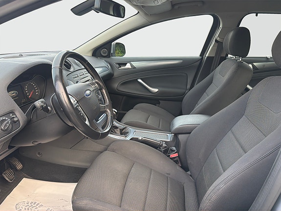 Ford Mondeo 15 of 20