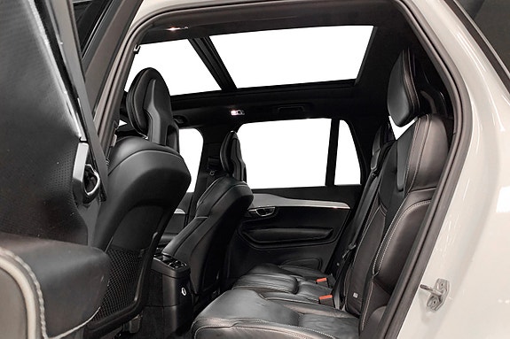 Volvo XC90 5 of 15