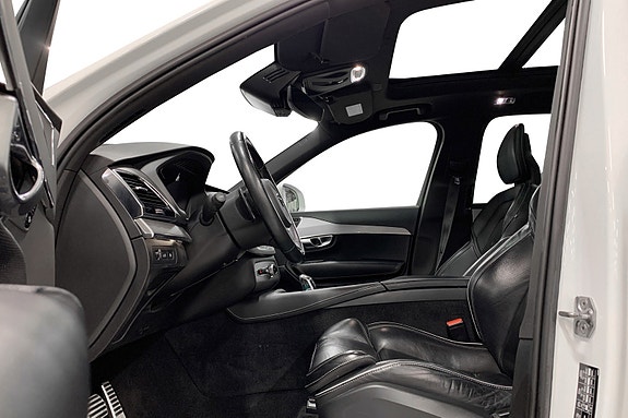 Volvo XC90 3 of 15