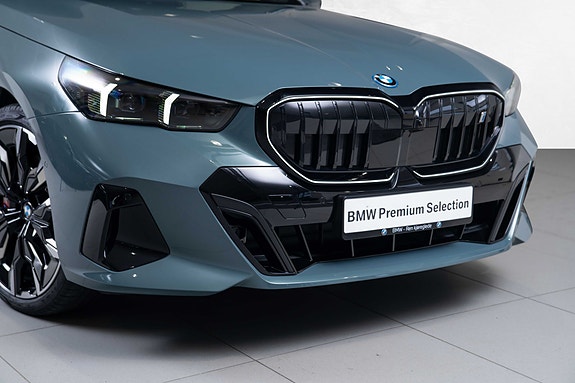 BMW i5 2 of 30