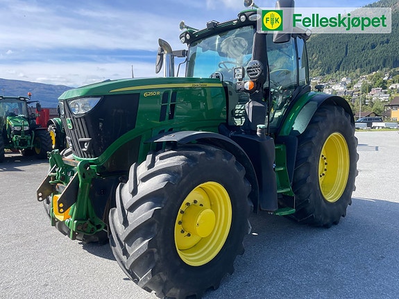 John Deere 6250R 50 KM Ultimate front hydr og pto, auto trac ready, luftbrems++ 2 of 22