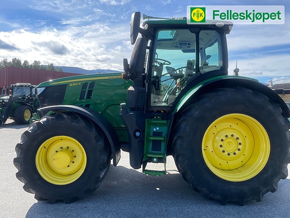 John Deere 6250R 50 KM Ultimate front hydr og pto, auto trac ready, luftbrems++ 3 of 22