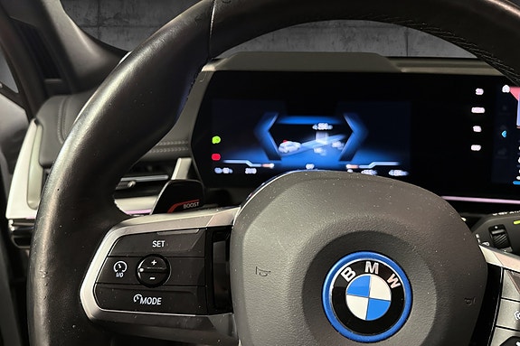 BMW iX1 13 of 25