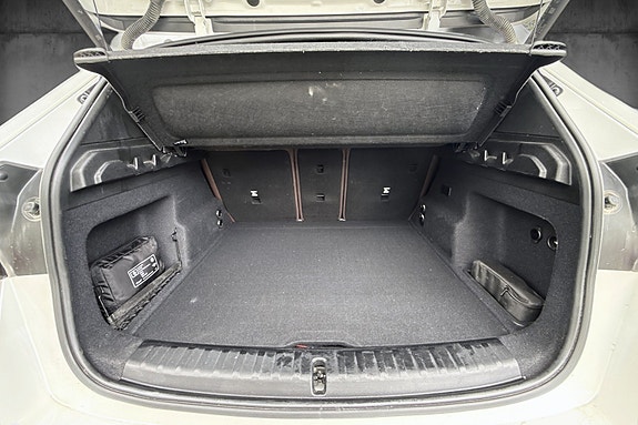 BMW iX1 24 of 25