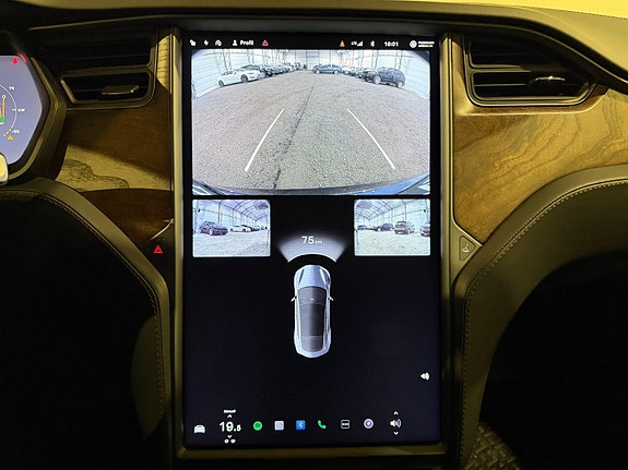 Tesla Model S 18 of 30